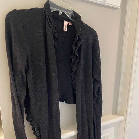 Sweet Pea dark gray cropped long-sleeved tie front sweater size small - Picture 3 of 5